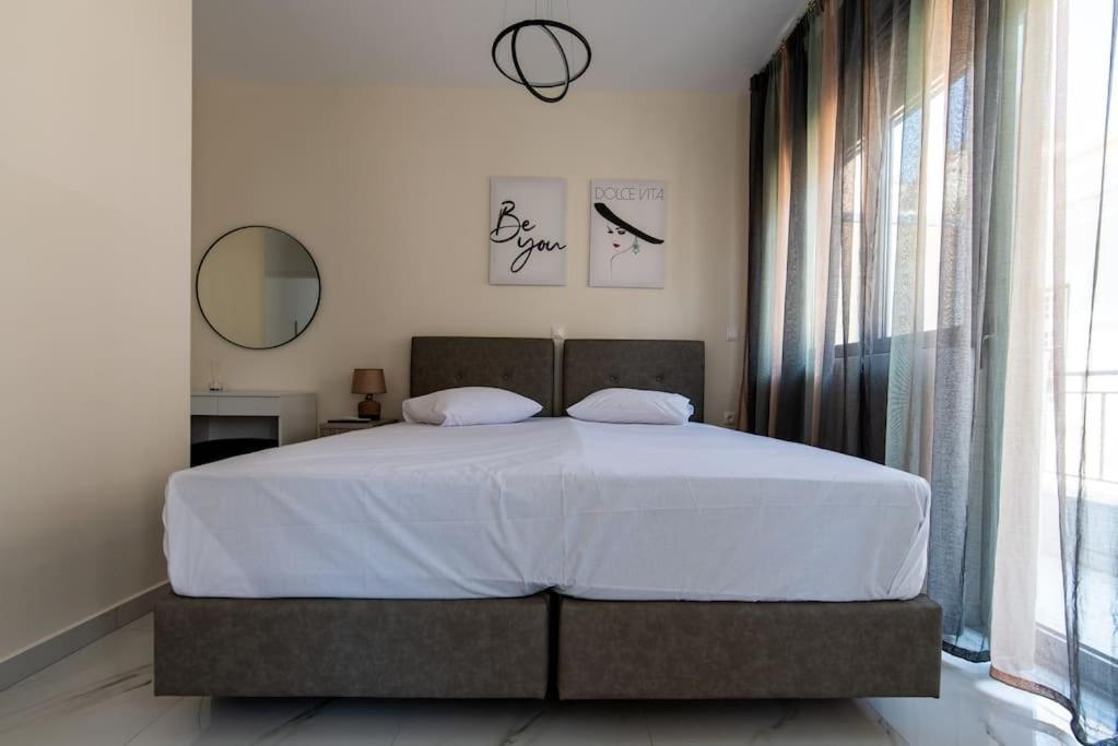 شقة Plaka Rafaela Elegant Urban Retreat In Athens Historic Heart المظهر الخارجي الصورة